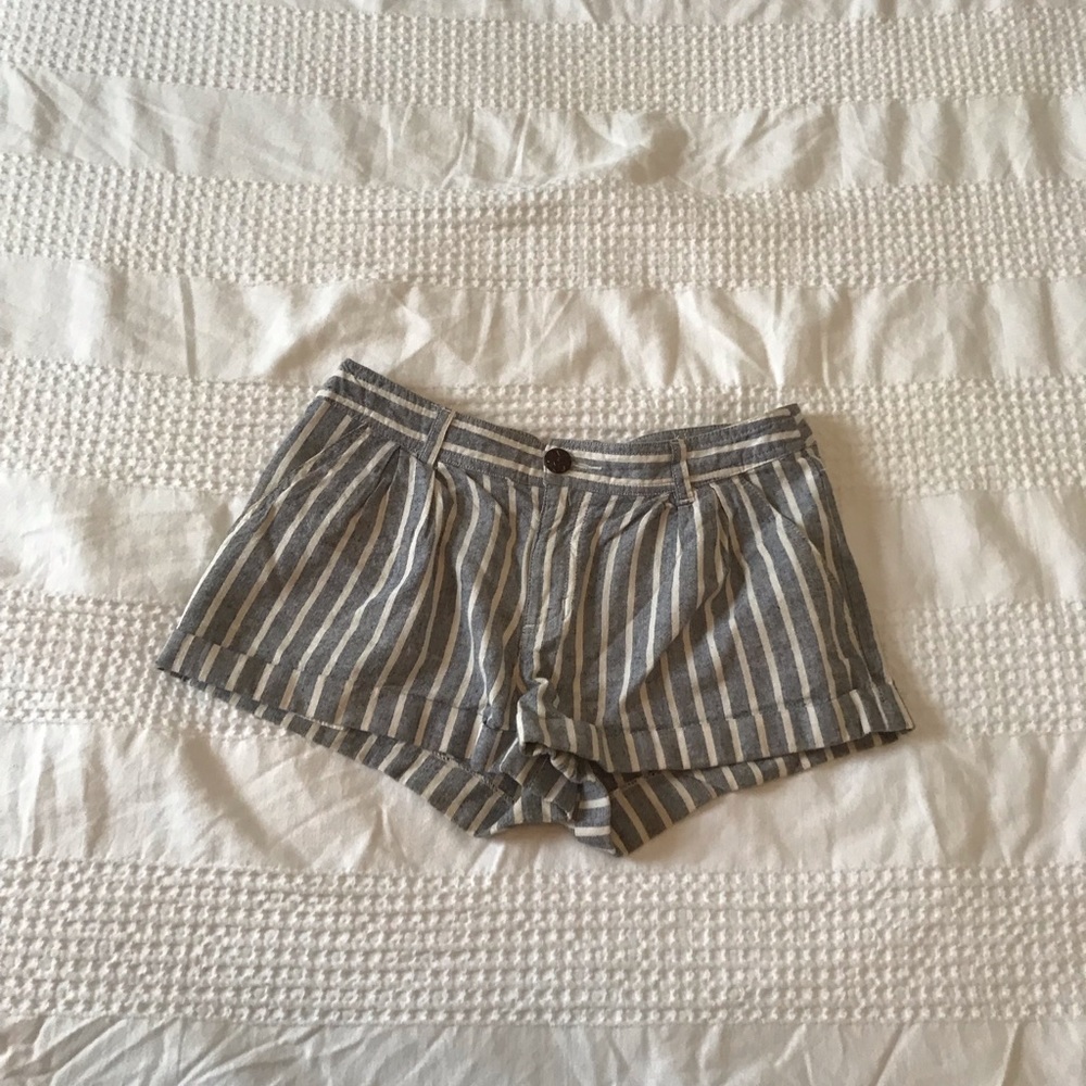 Forever 21 Grey & white striped shorts